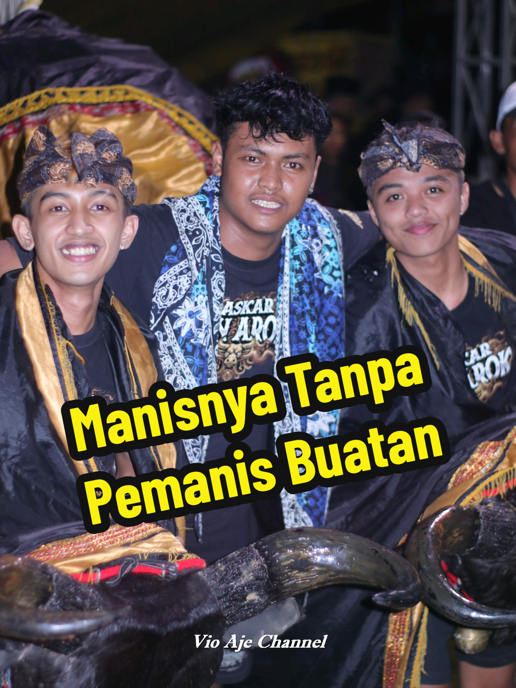 gayeng lagi Bareng @laskarkenarokofficial @bintangcs_ @fahmilexs7 #laskarkenarok #laskarkenarokofficial #vio #vioajechannel #djbantengan #tehjusgulabatu #laguviral #kalapanmalangraya #lagudjremix #putrapandawa #kabarinkalomasukfyp #kabarinkalofyp #kabarinkalaumasukberanda 