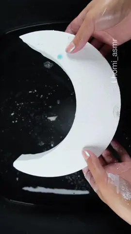 Hydrophobic white squeaky gymchalk water crush #asmr