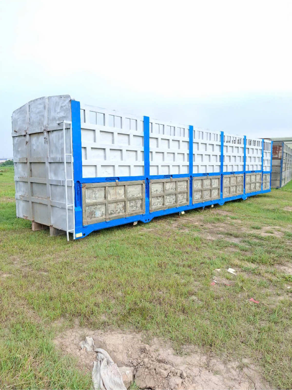 Thùng siêu quá tải nặng gần 6tan , chạy hàng nặng 80, 90 tấn vô tư . Kích thước thùng 237*228*1083 trong lòng  Alo☎️0888738889#anhemyeuxeketnoimoimien🥰🐝 #thungsieudai10m 