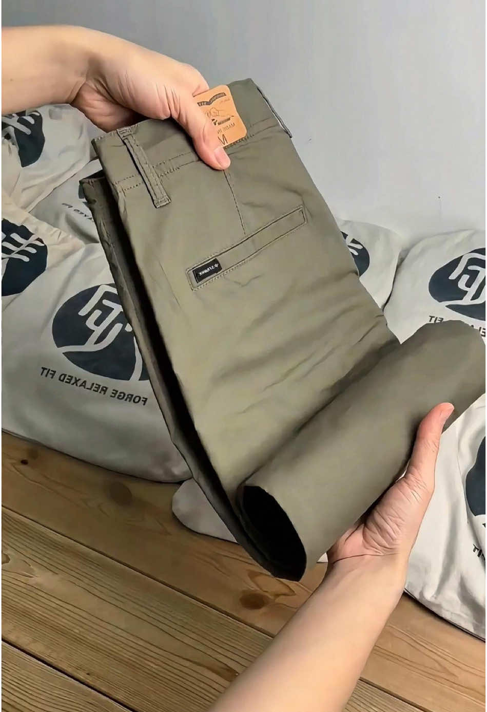 Mens stretch chino trousers #menswear #fyp #flashsale #trousers #chino #trousers #stretch #pants #mensfashion #TikTokShop #tiktokmademebuyit #discounted #bargain #dealdrops #Spotlight  #deals #lastminute #boxing