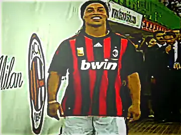مراوغات الساحر رونالدينيو 😍🔥#رونالدينيو_الساحر🇧🇷💚 #مهارات_رونالدينيو_مع_برشلونه🚀🏃 