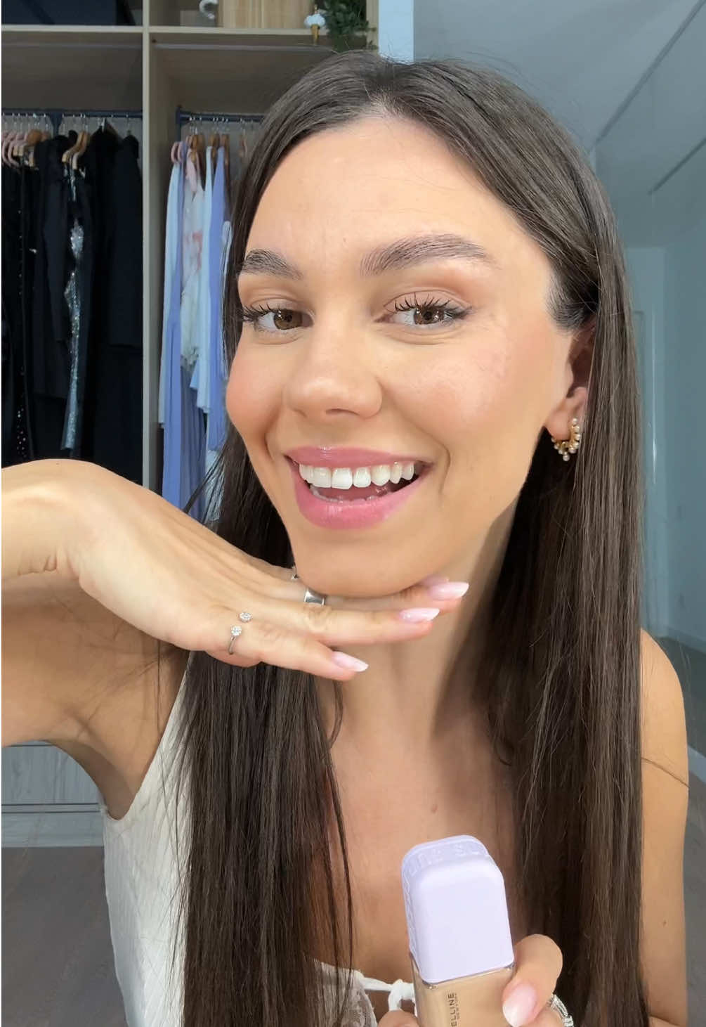 Mat, dar cu glow? Yes please! Noul fond de ten Maybelline SuperStay Lumi Matte e tot ce aveam nevoie ♥️  #maybelline #makeup #lumimatte #paidprojectbymaybelline 