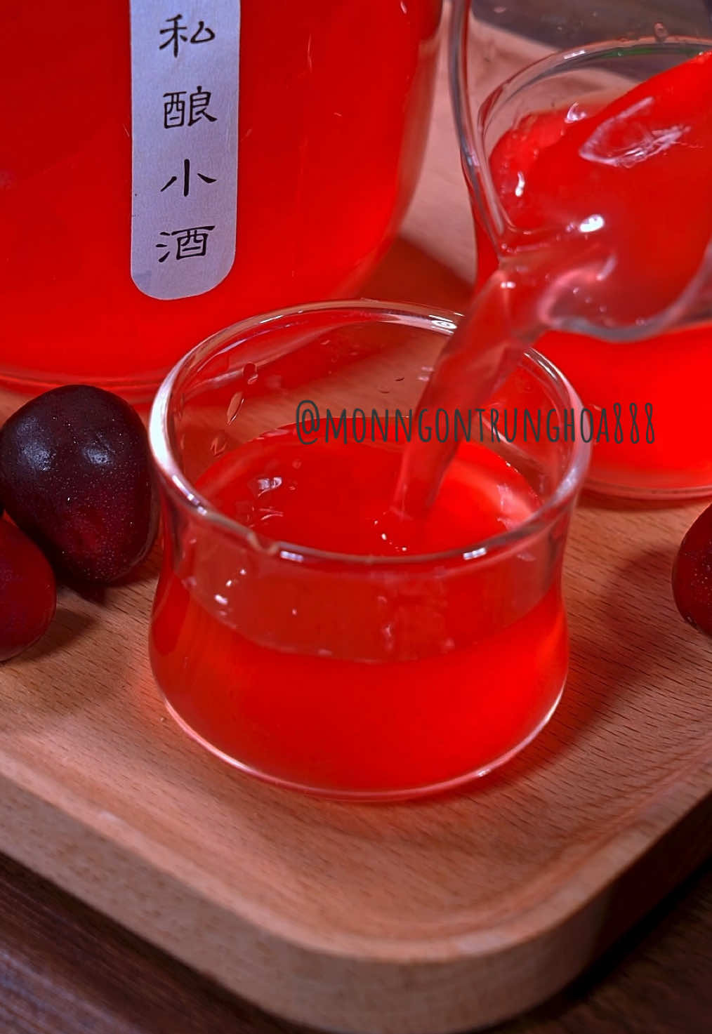 Nhiều người làm rượu trái cây thường gặp phải tình trạng bị chua, hôi hoặc vượt quá hàm lượng formaldehyde, chỉ uống một ngụm là thấy chóng mặt nhức đầu.Tôi sẽ hướng dẫn bạn phương pháp làm rượu trái cây mà tôi chưa từng thất bại. Rượu anh đào tự làm có hương thơm nồng nàn, độ cồn nhẹ, uống ngon mà không gây khó chịu. Mỗi ngày uống một ly, bạn sẽ thấy những hiệu quả bất ngờ. #ngon  #amthuctrungquoc #ẩmthựctrungquốc #ẩm_thực_trung_quốc #ẩmthựctrunghoa #móntrungquốc #ẩmthựctạinhà #mónngontrungquốc #mónngonmỗingày #mónngonmổingày #monngontrungquoc #monngontrunghoa #amthuc #monngon #anthuctiktok #monngontiktok #monngonvietnam #amthucvietnam #amthuctuxuyen #doan #đồăn #đồănngon #mónngon #mónngontạinhà #mónngontrungquoc #nhàhàng #giavị #họcnấuăn #họcnấuăntheotiktok #họcnấuănngonmõingày #họcnấuănthôi #nấuăn #đầubếp #ăn #ngon #súp #nhàhàng #ăn #uống#đầubếp #nấuănởnhà #thuốcbổ #bổ #sắcđẹp #khỏemạnh #khỏe #nấm #súpnấm #ănkiêng #đồănngon #ngườibán #vitamin #làmtrắng #muasắm #mua #bữatối #bữatrưavuivẻ #nấuăn #họcnấuăntheotiktok #họcnấuăn #chợ #nộitrợ #dinhdưỡng #nghiệnmuasắm #sànhăn #ẩmthực #thíchănuống #thíchăn #ngườihoa #thựcphẩm #giavị #thựcphẩm #sứckhỏe #khỏe #tốt #đẹp #nhàăn #anvat #anvattrungquoc #họcnấuăn #họcnấuăntheotiktok #họcnấuănngonmõingày #họcnấuănthôi #nấuăn #đầubếp #ăn#súp #nhàhàng#uống#đầubếp #nấuănởnhà #thuốcbổ #bổ #sắcđẹp #khỏemạnh #khỏe #ănkiêng #đồănngon #ngườibán #làmtrắng #muasắm #mua #bữatối #bữatrưavuivẻ #nấuăn#nộitrợ#muataitiktok #muataitiktokshop #muasamcungtiktok #muasamtaitiktokshop #muasamonilne #nghiệnmuasắms #muasắmcùngtiktokshop #muối #tiêu#mónngonmỗingày #nauancungtiktok #LearnOnTikTok#monngon#nauan#mónngon#tapnaumonngon #monngon #amthuc #anngon #