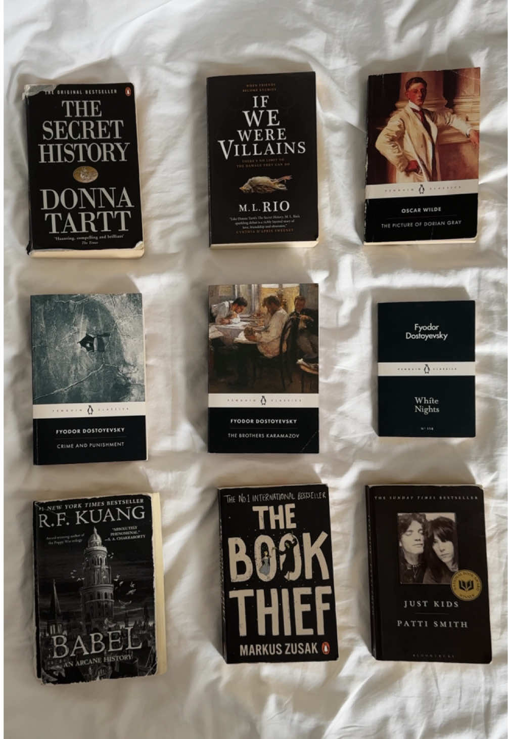 Just two girls on completely different sides of booktok🎀 
‌ #BookTok #darkacademiaaesthetic #thesecrethistory #ifwewerevillains #thepictureofdoriangray #dostoyevski #babel #thebookthief #justkids #redwhiteandroyalblue #thefirsttodieattheend #puckmates #thegrahameffect #romcom 