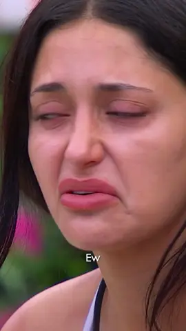 Leah has an ick for Connor 😂 on Love Island #LoveIsland #fyp #Worldofloveisland