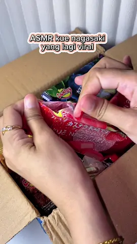pantesan viral banget, ternyata emang seeank itu🤤 @XGsnacks. id #kueNAGASAKI #kuenagasaki #snackkekinian #xgsnacksid #mochi #nagasaki #mochibolu #kuebolu #snowcake #snack #snackviral #mochiviral #asmrfood #fyp #kulinertiktok #jajanantiktok #jajananviral 