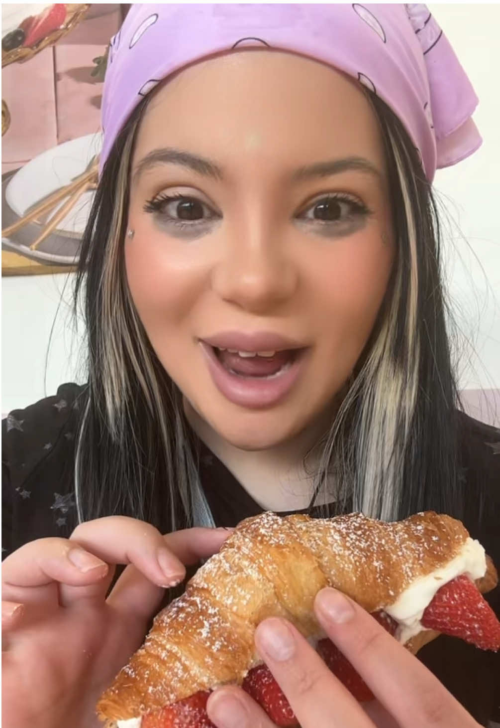 I thought I recorded w/ sound  #touslesjours #pastries #bakery #croissant #croissants #strawberry #strawberriesandcream #danish #croissanttok #mukbang #mukbangeatingshow #eatwithme #desserts #treats #sweets #foodies 
