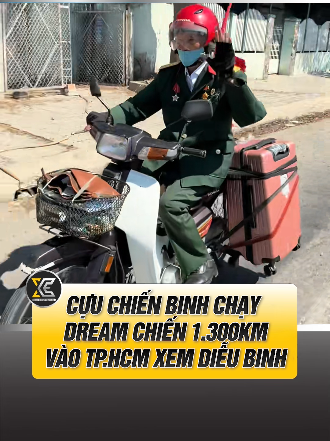 Cựu chiến binh Trần Văn Thanh chạy Honda dream chiến vào TP.HCM dự diễu binh. #dream2 #hondadream #xedream #xuhuong #trending #viral #fyp #foryou #xemxe #xemxeofficial #dieubinh #giaiphongmiennam #thongnhatdatnuoc #cuuchienbinh #30thang4