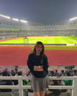 di belakang pagar tribun kami terus bersuara 🐊💚 #persebaya #persebayasurabaya #persebayaday #persebaya1927 #persebayasampekkiamat #greenforce #bajolijo #surabaya #surabayaviral #surabayatiktok #surabayahits #surabayahitz #surabayaselatan #surabayatimur #surabayabarat #surabayautara #surabayautara🔥 #casual #casualstyle #casualwear #casualshoes #bonek #bonekmania #bonekpersebaya #bonekbonita #bonita #bonitapersebaya #ladies #ladies27🔥 #ladiesfashion #ladiespersebaya 