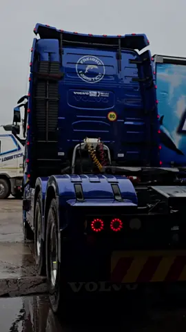 🔥🔥🔥#mufasa #youngtrucker #freightlogistics #volvotruck 