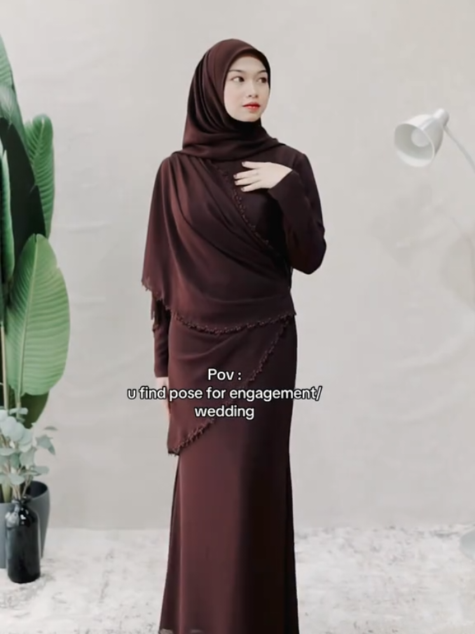 #aleenadress #bajuakad #dressmahogany #pashminabordir #pashminamalay #dressceruti #dressmermaid #dresskondangan #dresslamaran #dressbridesmaid #bajukondangan #sabiha #bajuakadmelayu 