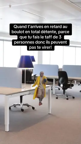 Une grande dame a dit un jour, je préfère arriver en retard mais belle, que moche et à l’heure😅 Vous aussi ça vous est déjà arrivé de faire le taff de plusieurs personnes ? Dites-moi en commentaire😏 Moi oui, et vous savez quoi?! On a finit par me dire que c'était de ma faute et que le problème venait de moi, alors que les autres n'en foutait pas une😅 Alors je me suis dis que plus jamais je vivrais ça ❌ Donc j'ai décidé de pouvoir me laisser le choix, en lançant mon business en ligne, qui aide les Femmes introverties, qui ne veulent pas se montrer sur les réseaux à gagner de l'argent en ligne grâce à la vente de produits digitaux👩🏻‍💻 Si tu souhaites en savoir plus commente « INFO » ou télécharge mon guide gratuit sur IG: glowevenshy✨ #Meme #MemeCut 