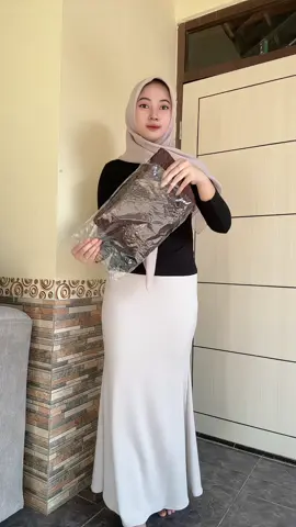 Outer rajut gemes bangettt#OOTD #outerjaring #ootdhijab 