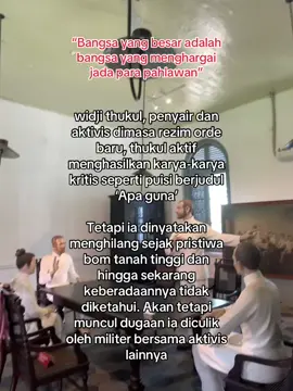 apa guna punya ilmu tinggi kalau hanya untuk mengibuli apa guna banyak baca buku kalau mulut engkau bungkam mulu di mana-mana moncong senjata berdiri gagah kokngkalingkong dengan kaum cukong di desa-desa rakyat dipaksa menjual tanah tapi tapi tapi tapi dengan harga murah apa guna punya ilmu tinggi kalau hanya untuk mengibuli apa guna banyak baca buku kalau hanya engkau bungkam mulu #apaguna #widjithukul #fyp 