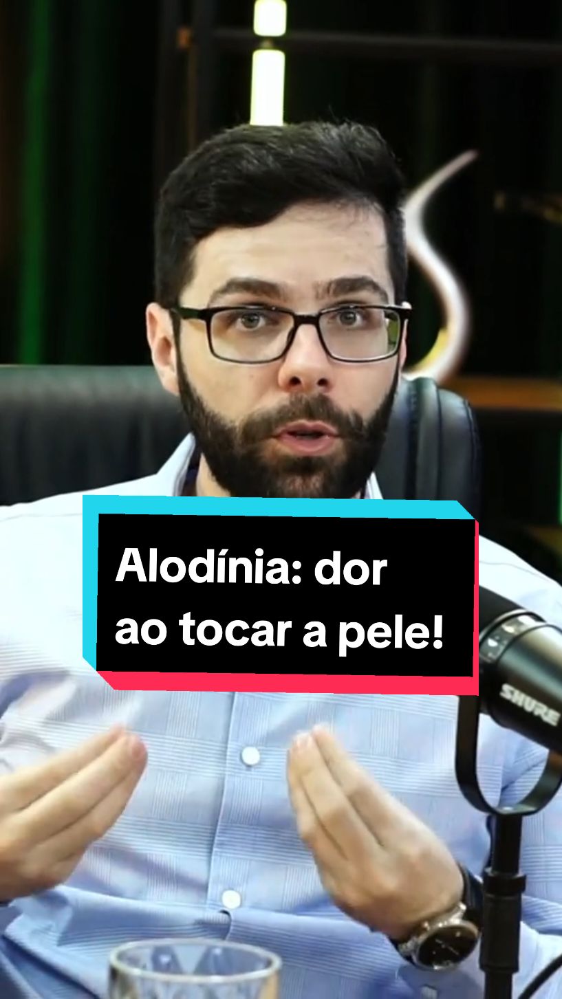 Alodínea: Quando o Toque Vira Dor? 🤔 Você sente dor ao encostar levemente na pele, ao vestir uma roupa ou até ao tomar banho? Isso pode ser alodínea – um sinal de que seus nervos estão desregulados. 💡 O que está acontecendo? A alodínea ocorre quando o sistema nervoso interpreta estímulos normais como dor. Ou seja, algo que normalmente não incomodaria, como um leve toque ou uma mudança de temperatura, passa a ser doloroso. Isso acontece devido a uma hipersensibilização dos nervos, comum em condições como neuropatias, síndromes de dor crônica e lesões nervosas. 💥 A boa notícia: A alodínea pode ser tratada e controlada! O tratamento pode incluir: ✔ Medicamentos que regulam os nervos e reduzem a hipersensibilidade ✔ Terapias de dessensibilização para reeducar a percepção da dor ✔ Neuromodulação e outras abordagens especializadas 🚨 Quando buscar ajuda especializada? Se você apresenta: ✔ Dor ao toque leve ou ao vestir roupas ✔ Queimação ou sensação de choque sem motivo aparente ✔ Sensibilidade exagerada que interfere no dia a dia 🌍 Consultas Online e Presencial Curitiba e São Paulo 📧 E-mail: plexuscuritiba@gmail.com 📲 WhatsApp: +55 (41) 9 9696-8526 🌐 Site: Médico Especialista em Nervos Periféricos 📸 Instagram: @nervosperifericos 👨⚕️ Dr. Thomas Marcolini – Neurocirurgião Especialista em Nervos Periféricos 📍 RQE 26510 CRM 33811 #alodínea #dorautônoma #hipersensibilidadenervosa #neuropatia #sindromededorcronica #nervosperifericos #alodinia #alodinía #alodínia #doraoencostar #doraopassaramao
