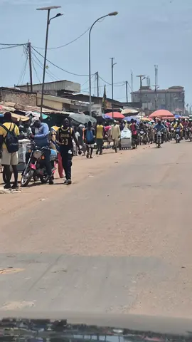 Ambiance du KM5...une petite randonnée dans la capitale. Jeudi 24 avril 2025. #Km5 #bangui🔥🇨🇫 