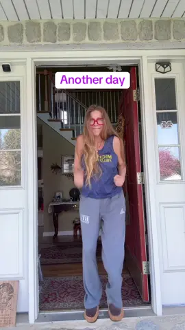 #thereshegoes #anotherday #slayday #michiganfieldhockey #seleneunderground11 #seleneundergroundstyle #workingfromhome #workingfromhomebelike #fyp #foryoupage #foryoupageofficiall #foryourepage 