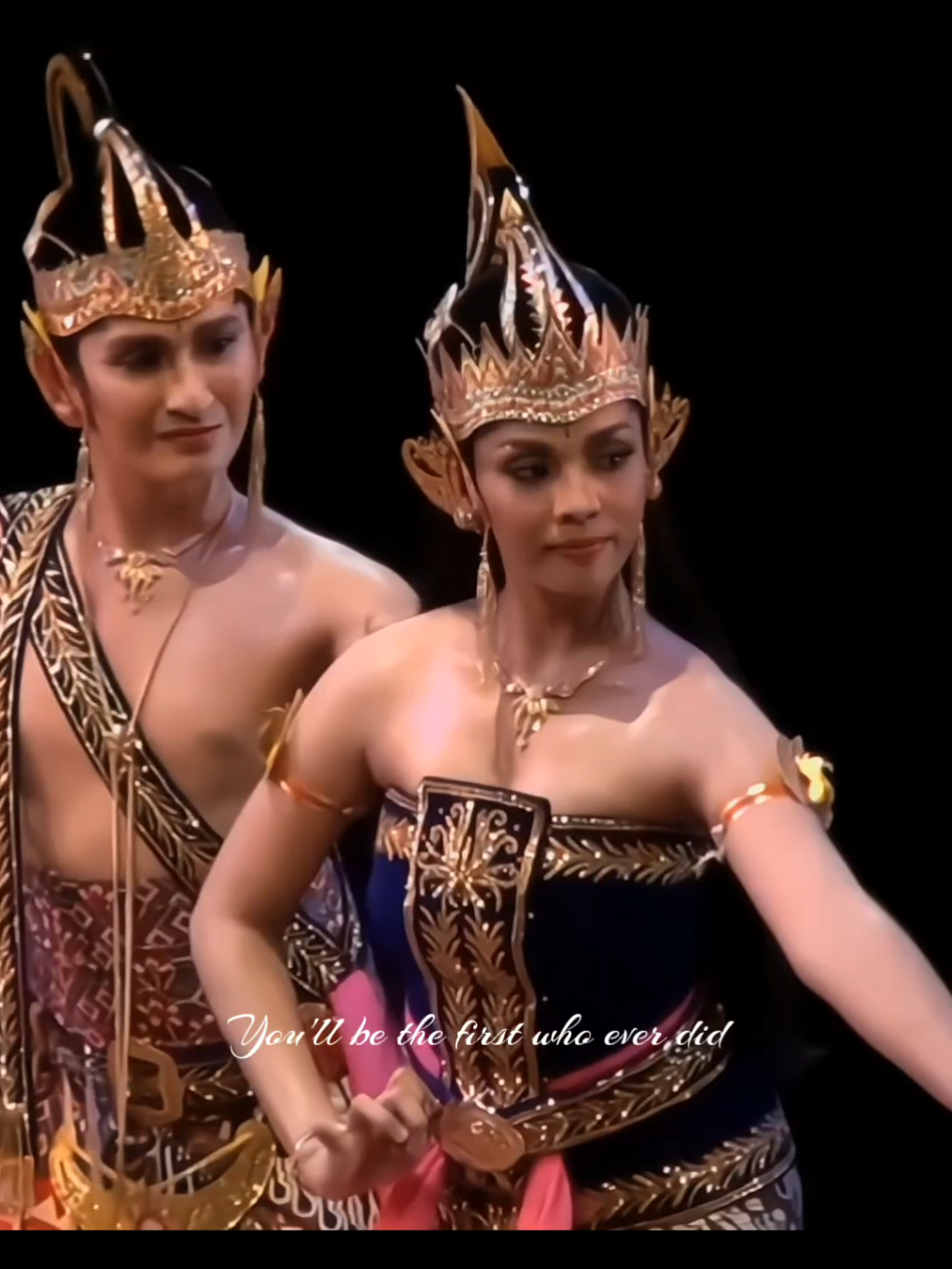 Beksan Lambangsih - Kamajaya & Kamaratih 💕 #tarijawa #trend #senijawa #kesenianjawa #budaya #jalmajawi #culture #javapride #jawaindonesia #jawapride #budayajawa #tariindonesia #tarijawa #javanese #javaneseculture #javanesedance #javaneseart #lanadelray #cinnamongirl #wayang #wayangwong #wayangorang #wayangjawa 