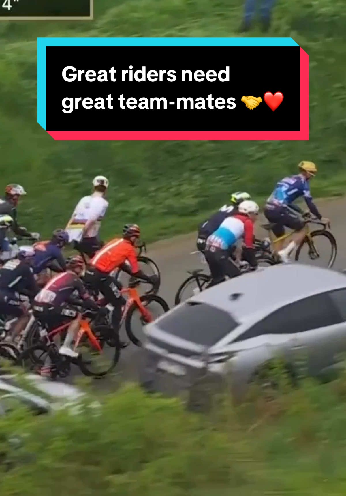 The greatest riders always need the greatest team-mates ❤️ #pogacar #flechewallonne #cycling