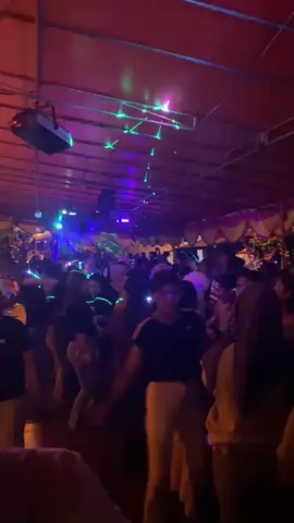 joget oles asek💃#jogetindia #pesta #joget #lighting #sandinasoundsystem🎧 #ntt #malukupride🏝🔥 #fypage #bollywood #ternate #tubo @SANDINA  SOUND SYSTEM @M'R..-..IDHEX @Afdal sandina 
