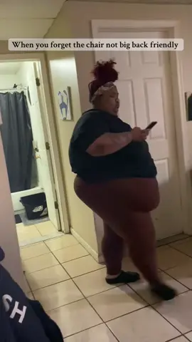 Damn why the chair give up like that ? #blacksitcoms #trending #BlackTikTok #relatable #plussize #fall 