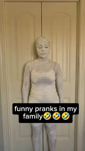 funny family 😂😂😂 #scarecam #jumpscare #scareprank #sofunny #prank #fun #funnycompilation #funnyvideo #funnymoments #entertainment #funnytiktok #fyp #trending #foryoypage 