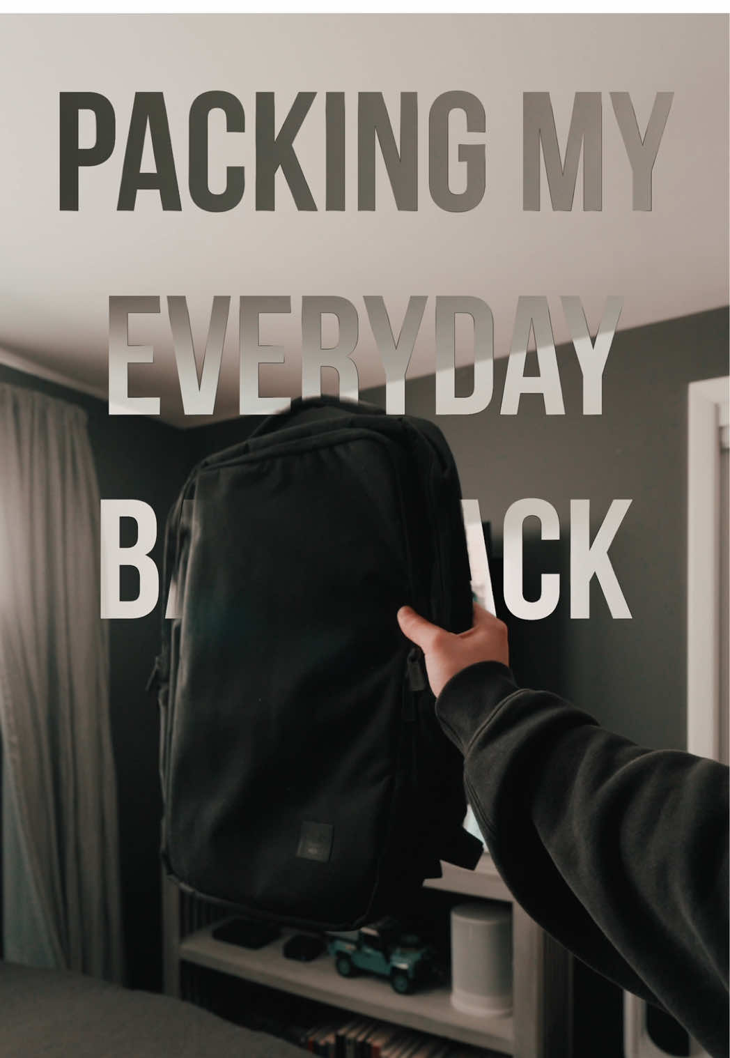 4.24.25 Packing my everyday tech bag! What are your everyday tech essentials?  #packing #grwm #packmybag #techbag #dayinmylife 