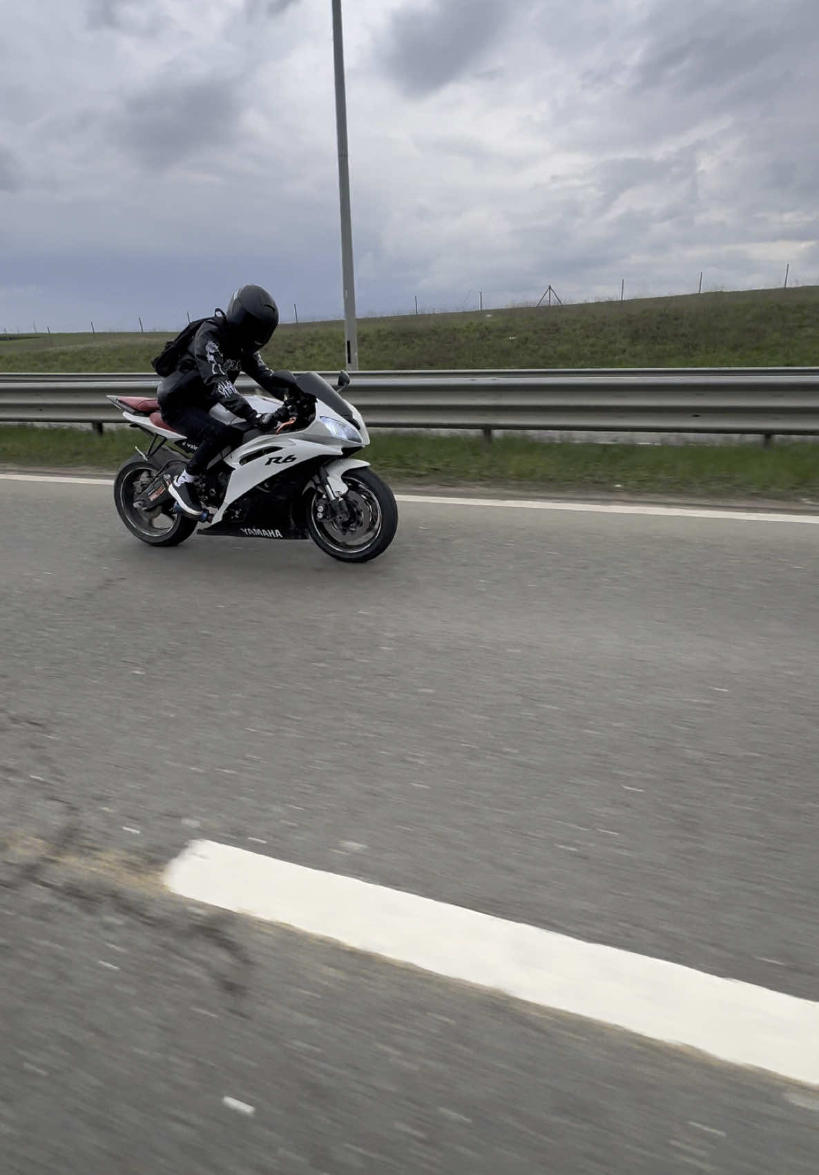 @valm1r_g #fyp #r6 #viral #yamaha #moto #alpinestars #albania #kosovo 