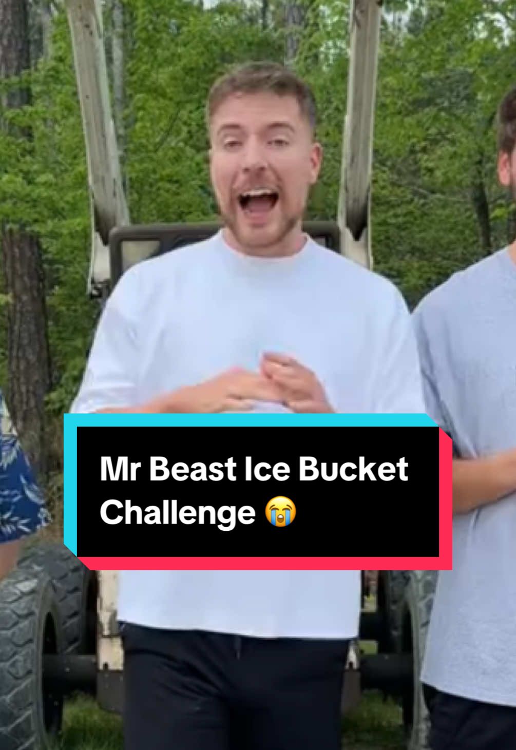 Mr Beast does the Ice Bucket Challenge 🤔 #mrbeast #icebucketchallenge #uscicebucketchallenge #news #breakingnews 