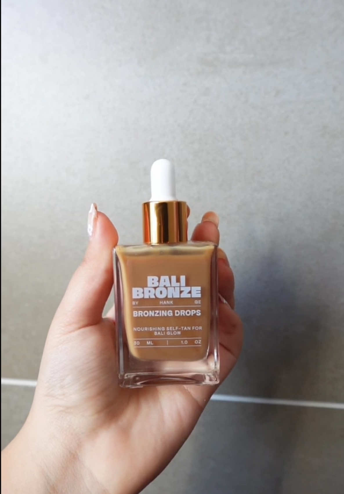 Bronzig Drops von @Bali Curls / - Anzeige #bronzingdrops #tan #balibronze #balicurls #selftan 