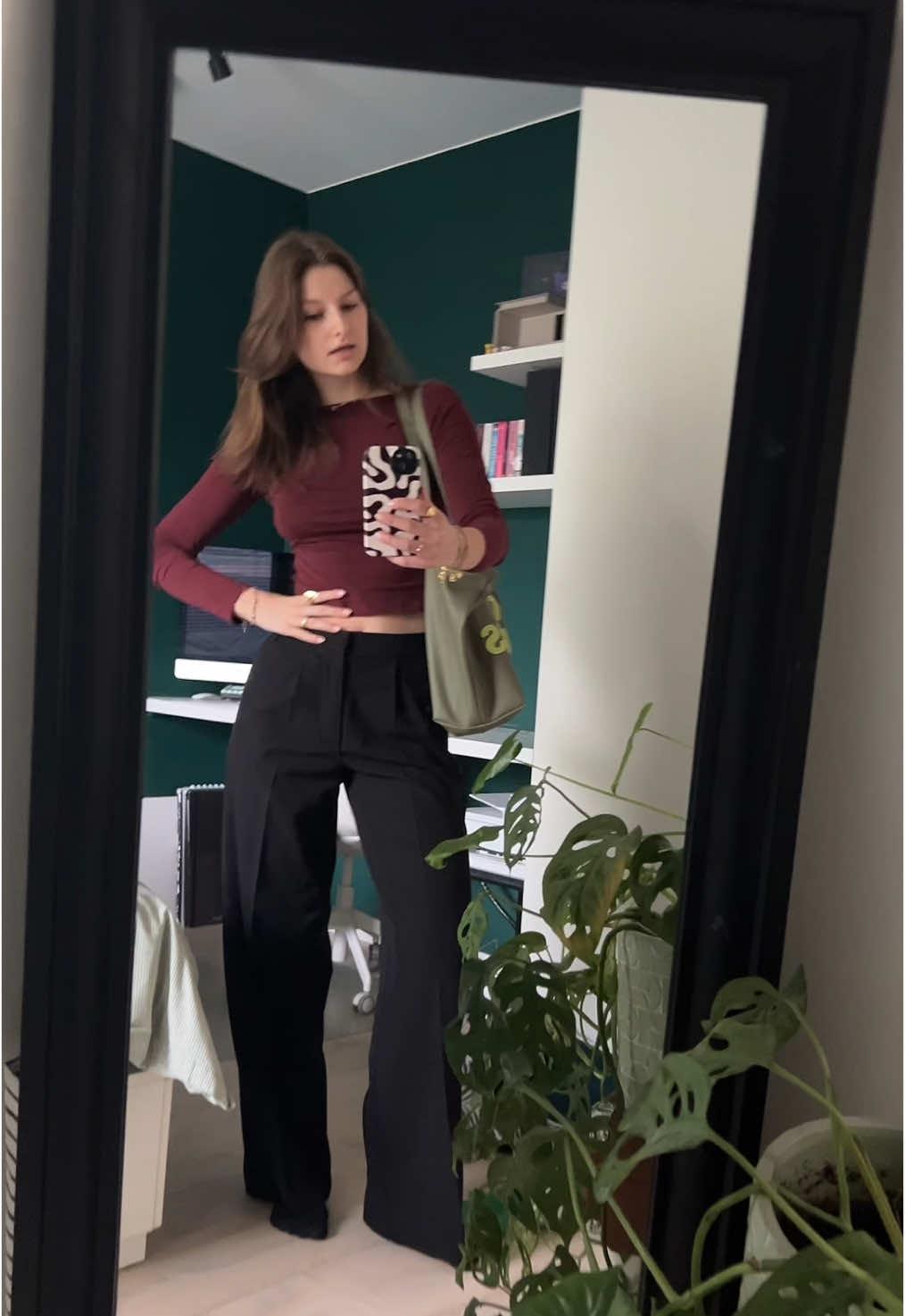 Fitje of the day #OOTD #insp #april #burgundy #subdued 