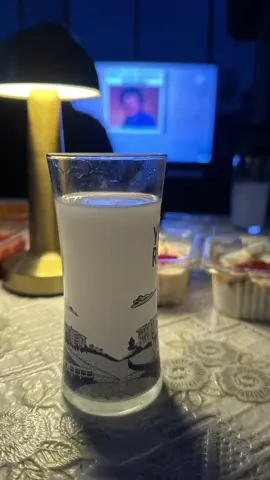 Hayat Beni Bir Gecede Herşeyden Soğuttu Ama, O Son Damlanın Ne Olduğunu Anlayamadım… #rakı #rakımasası #rakısözleri #rakışarkıları #rakılıgeceler #rakıgünlüğü #rakıcandır #geceyesözbırak #içiyorsaksebebivar 