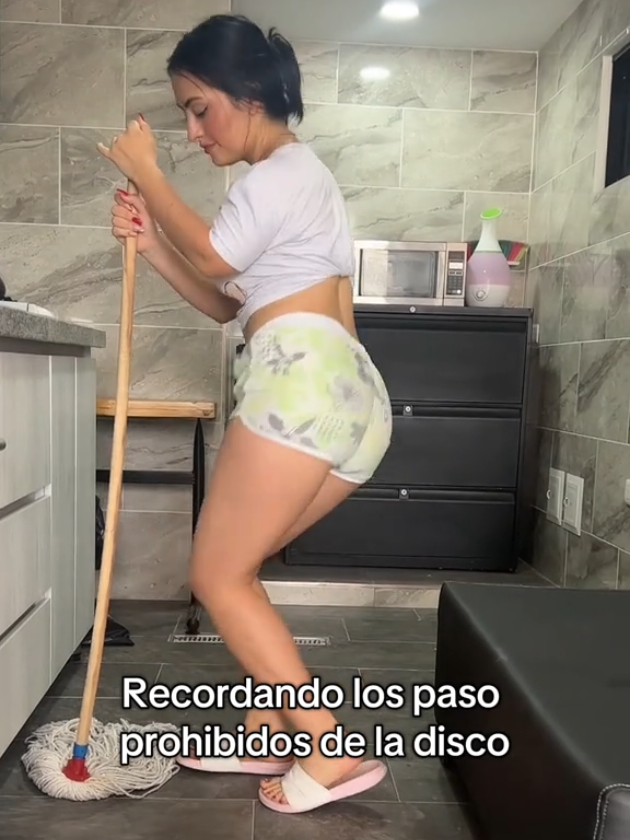 Recordando los pasos prohibidos de la disco #viralvideos #flypシ #tiktokviral #bailando #losmasvirales #flyhigh #baile #disco 