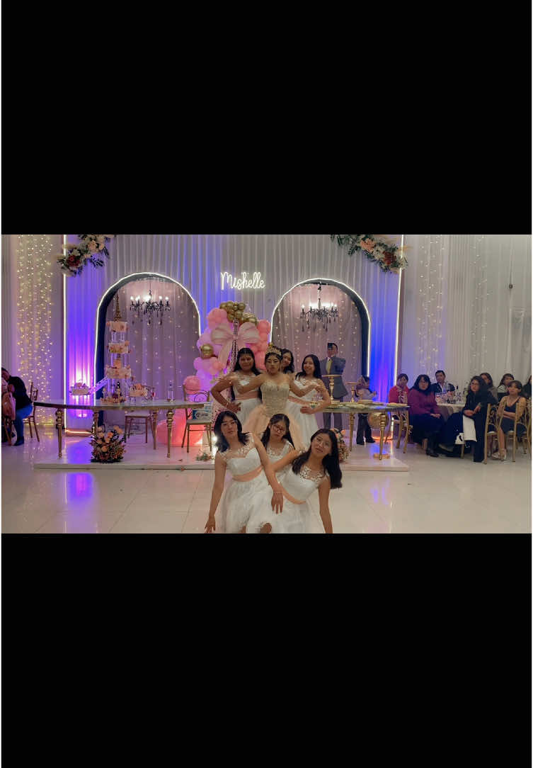 La mejor fiesta  de quince   Twice🫶🏻 No se ataquen son niñas que como damitas lo hicieron con un carisma  @studiodebaileA&C   ☎️974862661 #twice_tiktok_official #strategy #twiceonce 