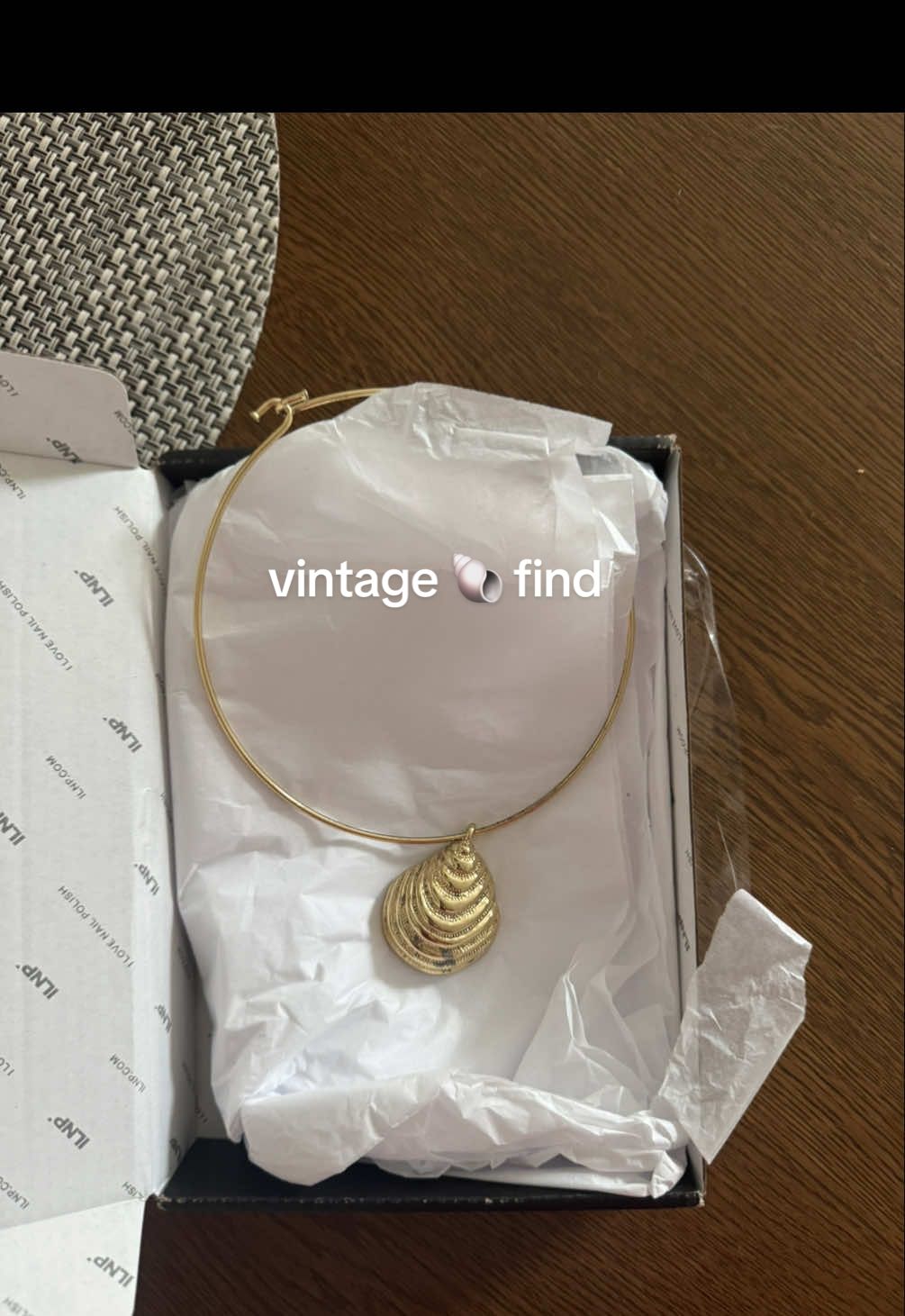 @Poshmark for the win #vintage #shelljewelry #springtrend #OOTD #workfit #poshmark 