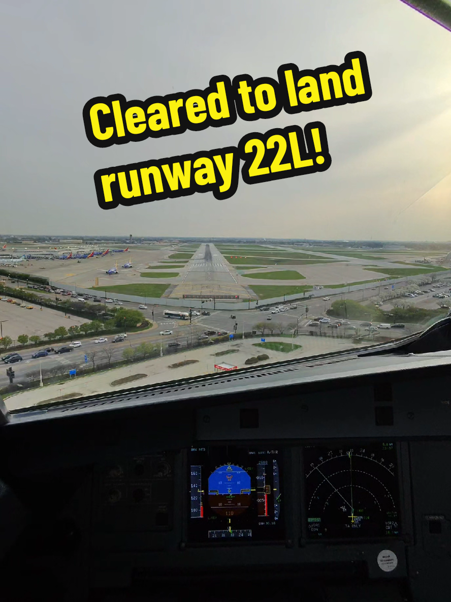 LANDING COCKPIT VIEW! CAPTAIN'S POV! 👓✈️ #raybanmeta #pov #captain #fyp #plane #chicago 