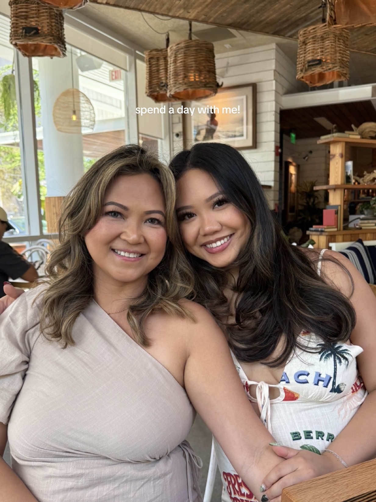 Love family time with food & dessert!🤩😋 @bartaco is officially my new fav restaurants in Jax! Obsessed with the crispy rice bowls! The aesthetic in there was BEAUTIFUL! #diml #spendthedaywithme #vlogday #familybonding #bartaco #jacksonvilleflorida #thingstodoinjax 