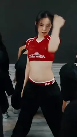 Fancam jennie mantra || fancam jennie vermelha || oioi ent gente enquanto esse tempo que estou sem cll de vez enquando vou postar umas fancams pelo meu computador , ent e isso espero que gostem , nao tenho data para o conserto do meu cll mais decreto que em menos de 1 mes estarei de voltas pqr nao posso deixar meus moranguinhos sem meus conteudos criativos e linditos , na minha alzencia podem pegar os conteudos que ja estao na minha conta , tipo nos meus vdos antigos , bjinhos da mih e ate daqui 1 mes !!! #jenniefancam #fyp #cherryswonie #moots? #naoflopa #fancam