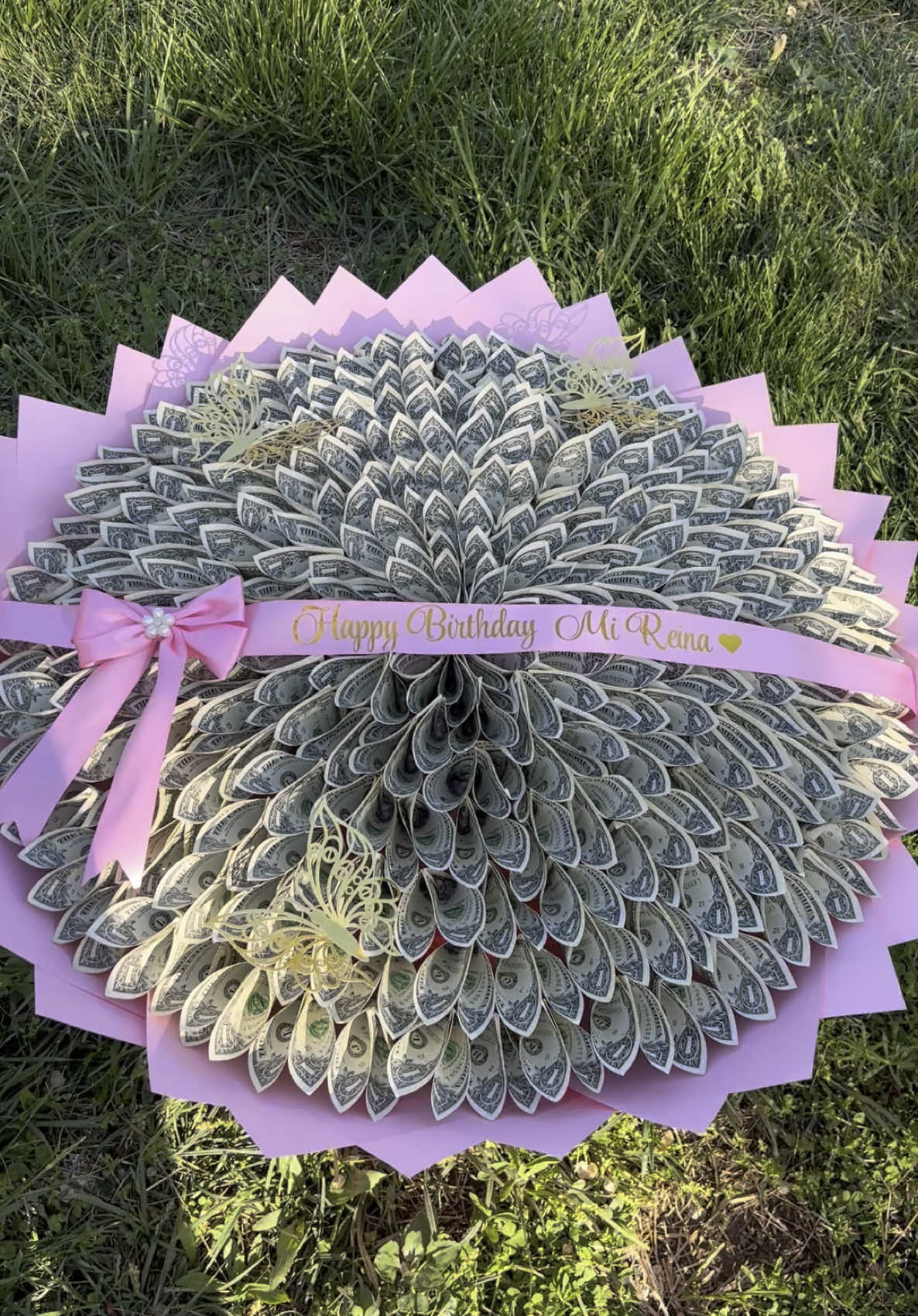 Ramo de 200 dólares 💵💓😍! . . . . . . . . #fyp #explorepage #ramodedinero #moneybouquet #paratiiiiiiiiiiiiiiiiiiiiiiiiiiiiiii #detallespersonalizados #paratii #ramobuchon #SmallBusiness #paratii #ramospersonalizados 