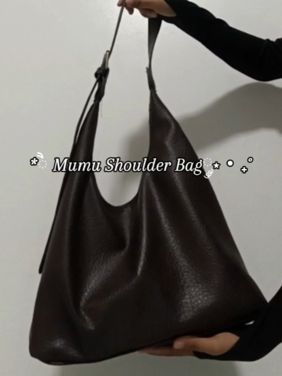 looking for a bag you can use for school, gala, or something to match your fits? buy this spacious, soft leather #shoulderbag from #mumuph . Kasyang kasya lahat ng necessities mo sa buhay! 😆👍🏼 #shoulderbagforwomen #tiktokshop #smallaffiliate #affiliatemarketing #fyp 