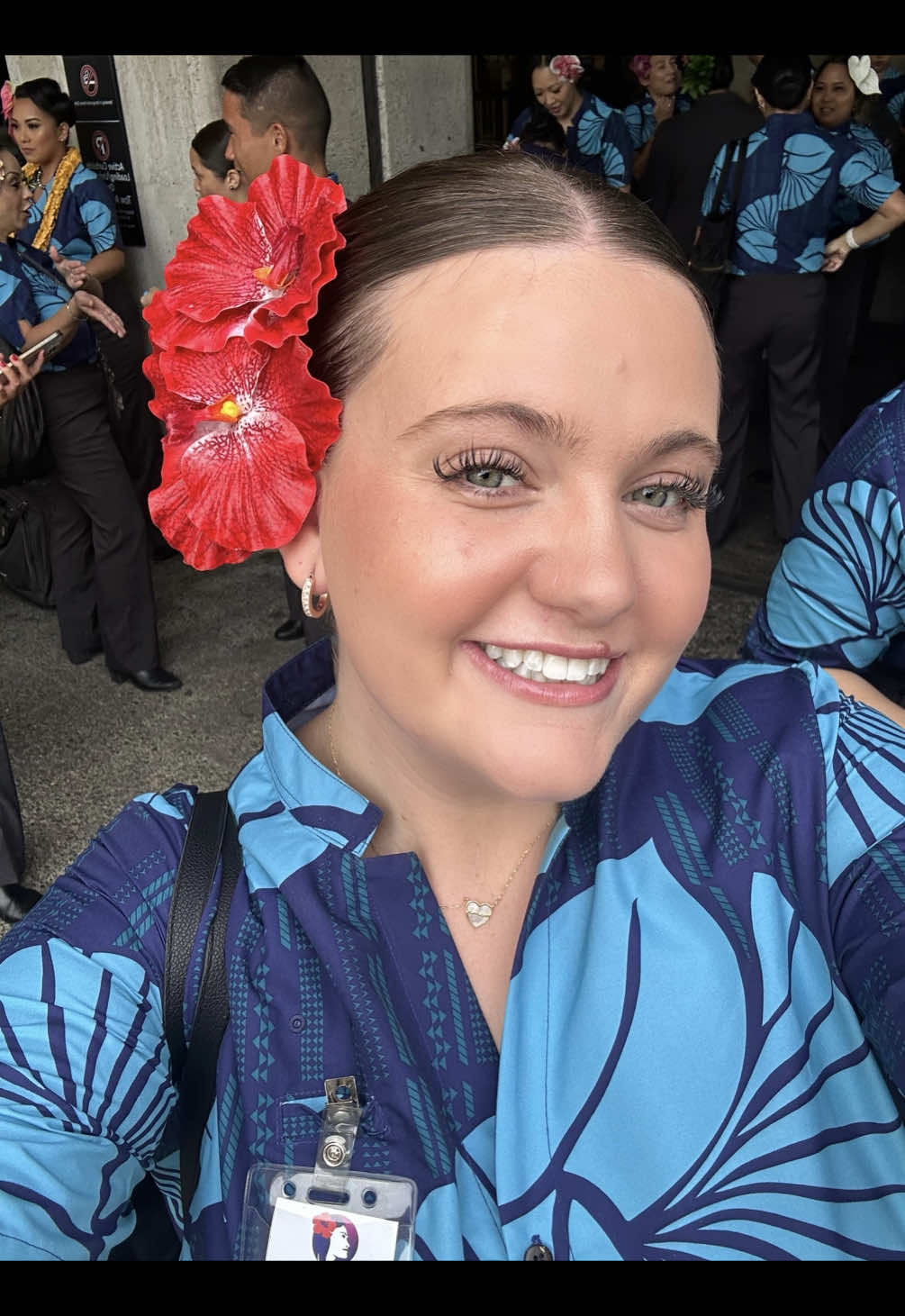 Who would’ve thought, two radford grads 🐏🥹✈️🌺 #hawaiitiktok #pualaniproud #flightattendant #hawaiianairlines @Izzy <3 @Hawaiian Airlines 