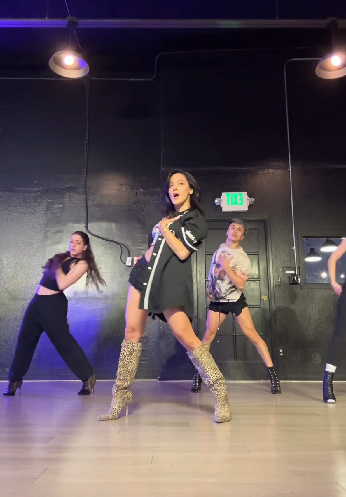 first heels class 💅🏼 #nikidemar #danceclass #dancetok 