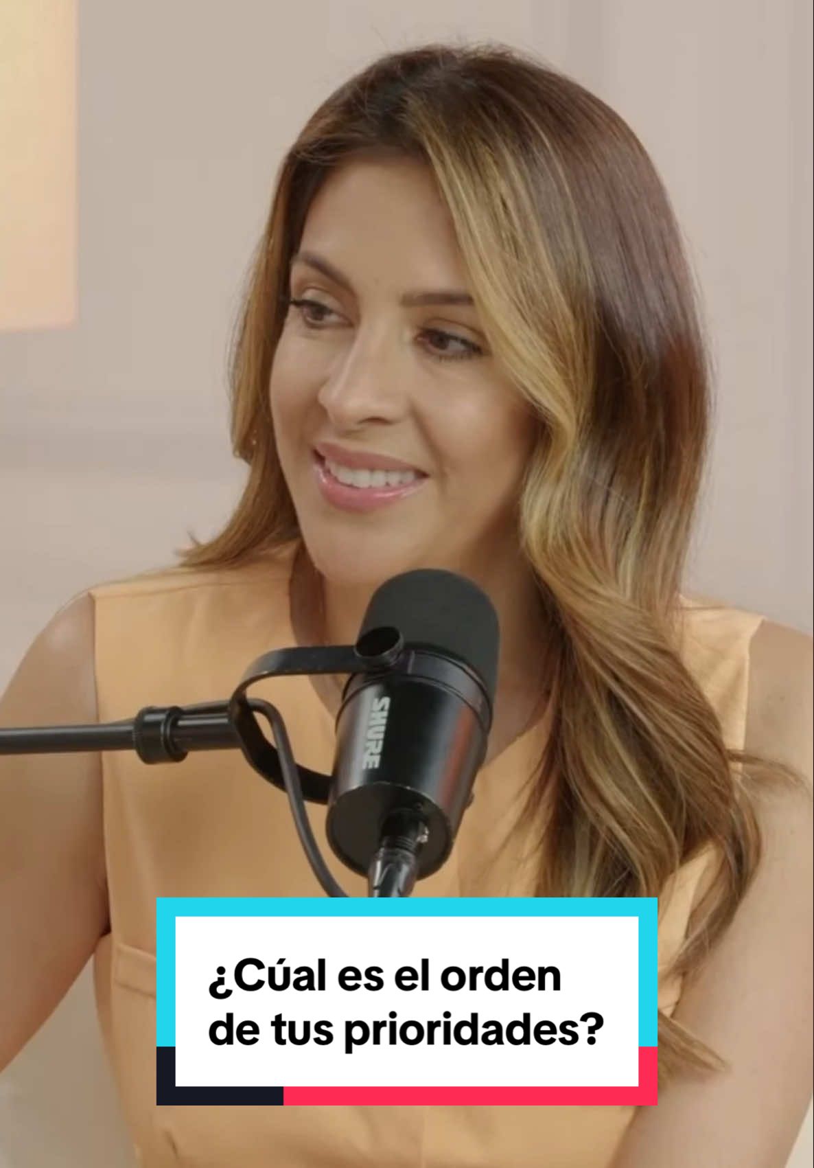 Prioridades Claras: La Clave Para Una Vida En Paz. - @Alexander Acha  en #SencillamenteMaityInteriano.  Descubre cómo ordenar tus prioridades: Dios, familia y trabajo. Vivir en paz y eficientizar tu tiempo es posible respetando el orden correcto.  #PrioridadesDeVida #OrdenYFamilia #PazInterior #DesarrolloPersonal #BienestarEmocional #FamiliaPrimero #EnfoqueYPrioridades #GestionDelTiempo #CrecimientoPersonal #VidaConProposito