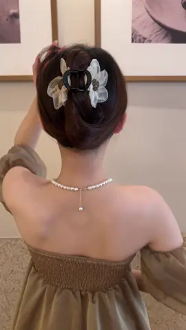 Kẹp tóc hoa tiểu thư #keptocchonu #keptoctieuthu #keptocxinh #LearnOnTikTok #vuakeptoc 