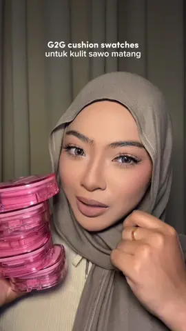 Replying to @Nur Syuhada swatches glad2glow cushion untuk kulit sawo matang, kali ni under lighting natural sikit tak terang as before!!🙏🏽 #cushionpink #cushionviral #cushionfoundation #g2gcushion 