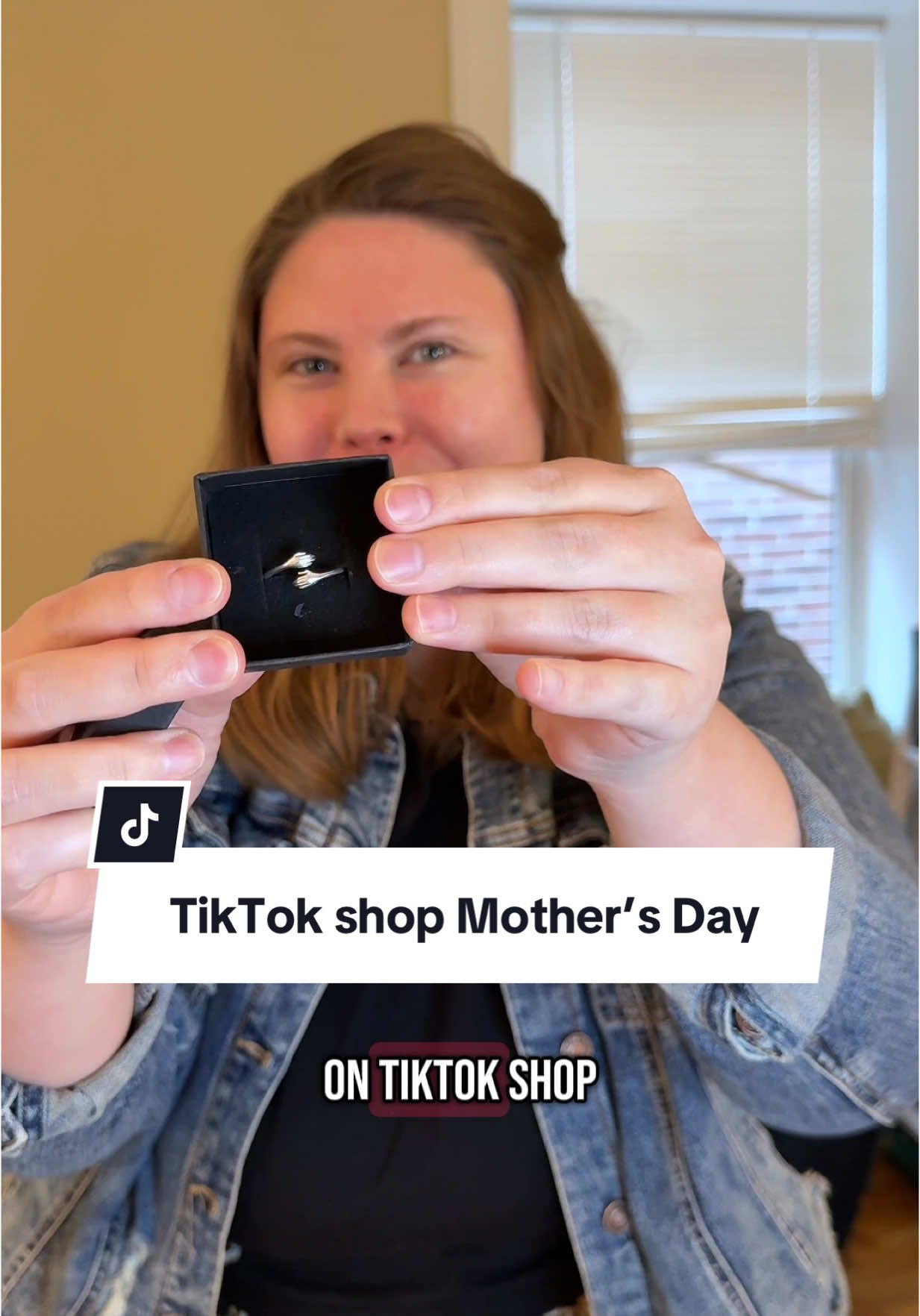 Replying to @Myranda || SAHM 💖💖💖 this would be such a unique Mother’s Day gift! A hug ring is like giving someone a hug every day they wear this! I’m always looking for a meaningful gift for Mother’s Day that feels personal just like this ring 🫂 #mothersdayfinds #tiktokshopmothersday #motherdaygifts #mothersdaydeals #mothersdayideas #cutemothersdaygift 