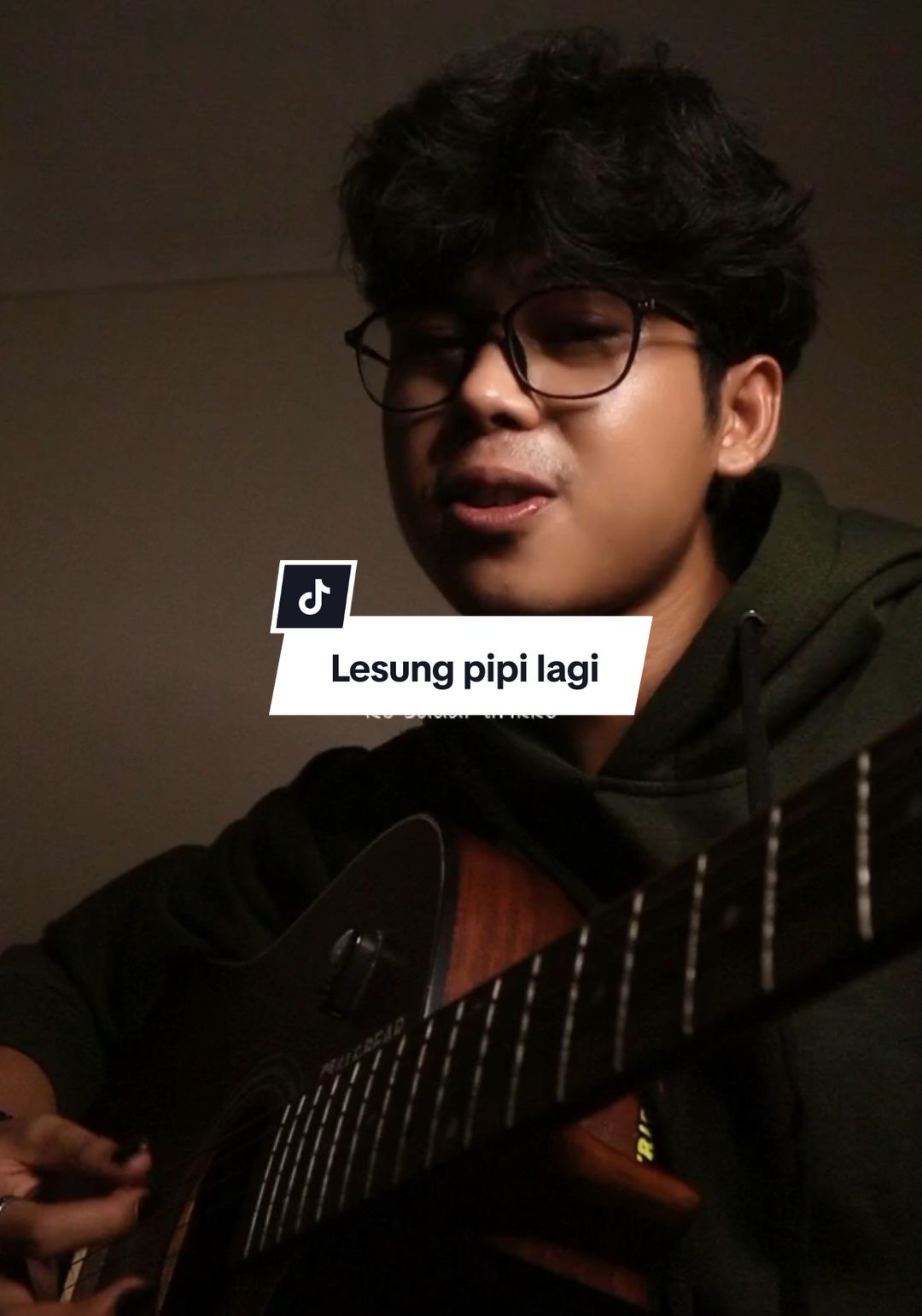 Membalas @raimlaode94 makasi udh nyiptain lagu ini bg🫵😣 #visco #coverlagu #music #lesungpipi #raimlaode #lagu #fyp 
