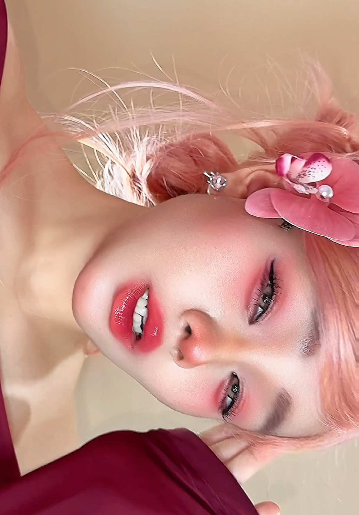inspo makeup from roblox ✨🍒 #makeuptransition #transisi #transisimakeup #douyinmakeup #aegyosalmakeup #douyin抖音 #koreanmakeup #makeup #xuhuongtiktok 