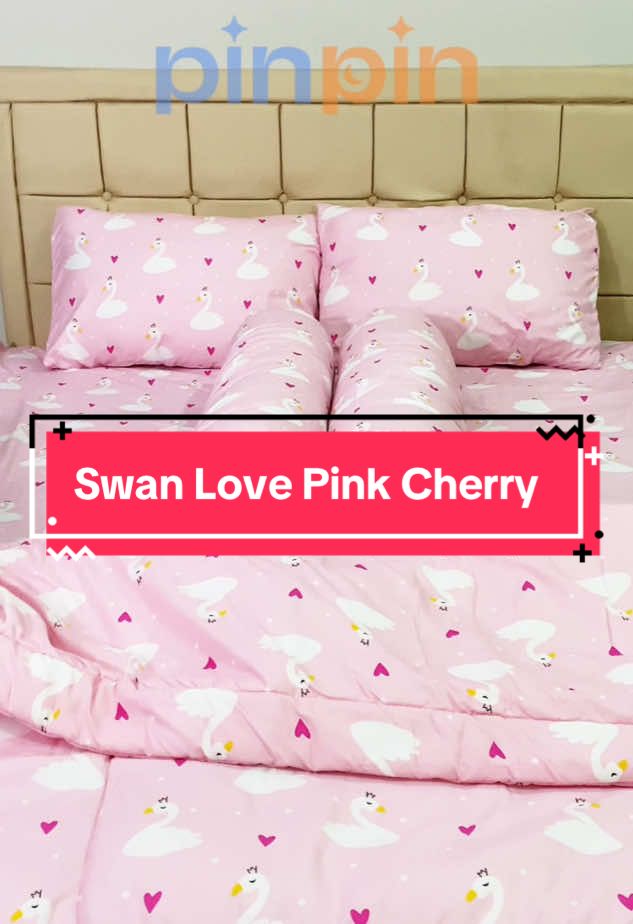 Swan Love Pink Cherry dari PinPin hadir buat nemenin malam kamu nih🩷💜 #bedcoverset #aeshtetic #cute #fyp 