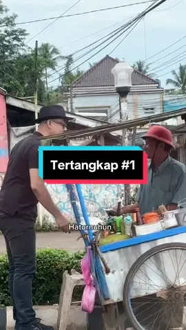 BAPAK INI GW TANGKAP!! BAPAK INI BUAT MALU ANAK MUDA! Masa bapak rajin begini, udah tua juga pak. Anak muda malah masih rebahan aja kerjaannya. jadi terpaksa gw tangkap supaya anak muda pada malu! Masih lw rebahan dirumah aja? #komandansikaters #sosial #kebaikan #menebarkebaikan #berbagi #borong #fyp 